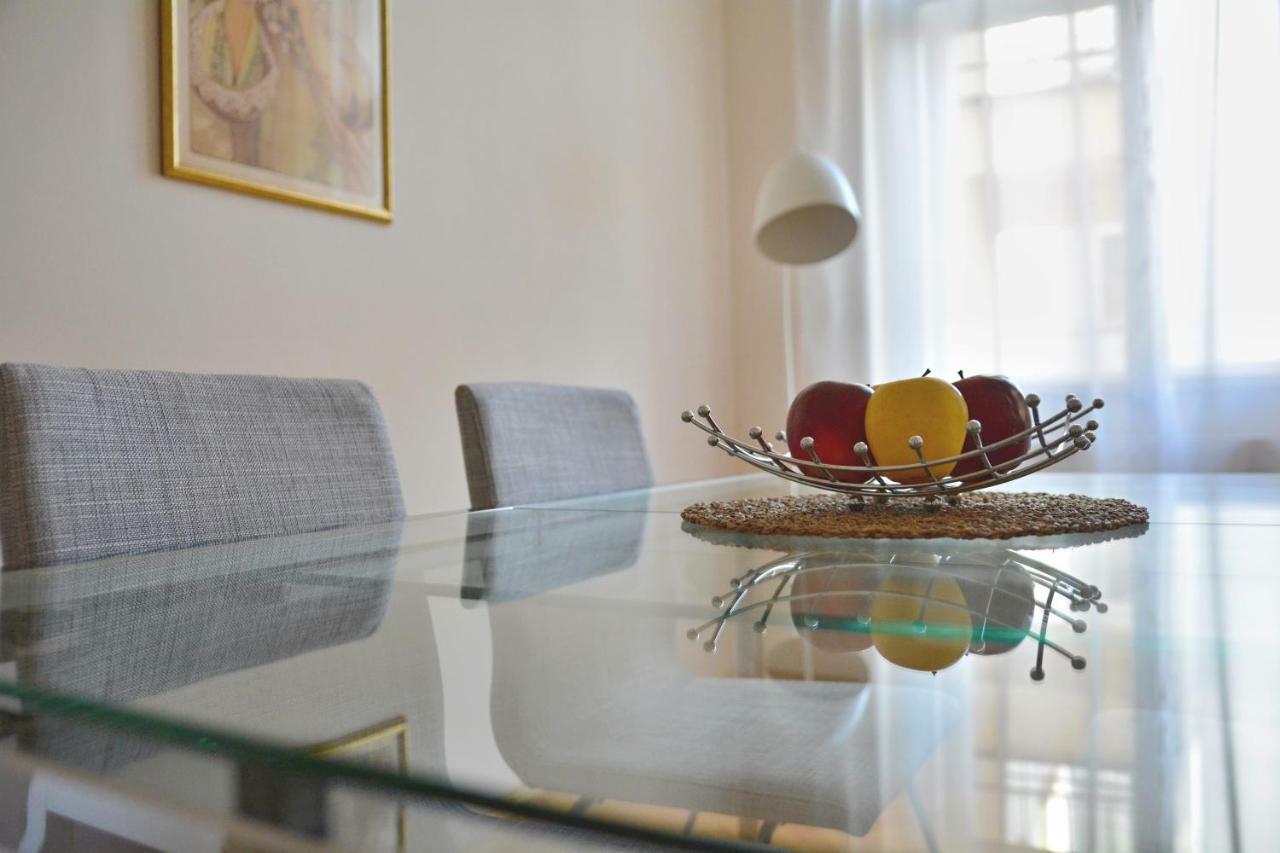 Apartment In The Heart Of Praga Esterno foto