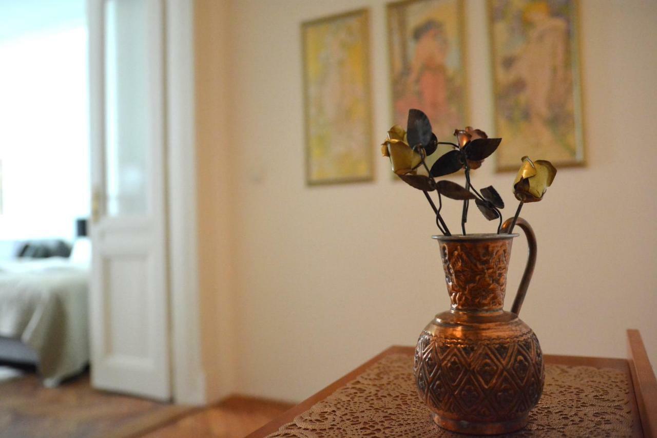 Apartment In The Heart Of Praga Esterno foto