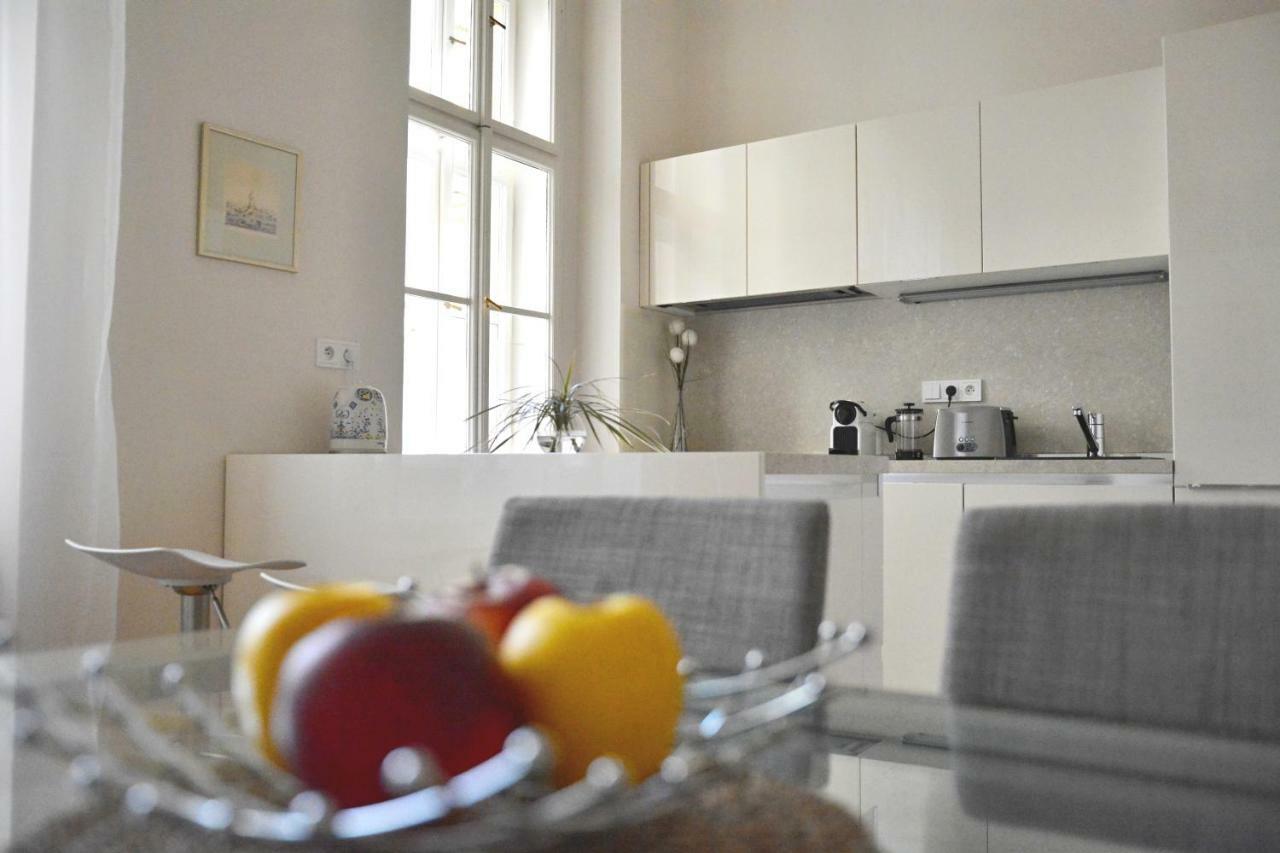 Apartment In The Heart Of Praga Esterno foto