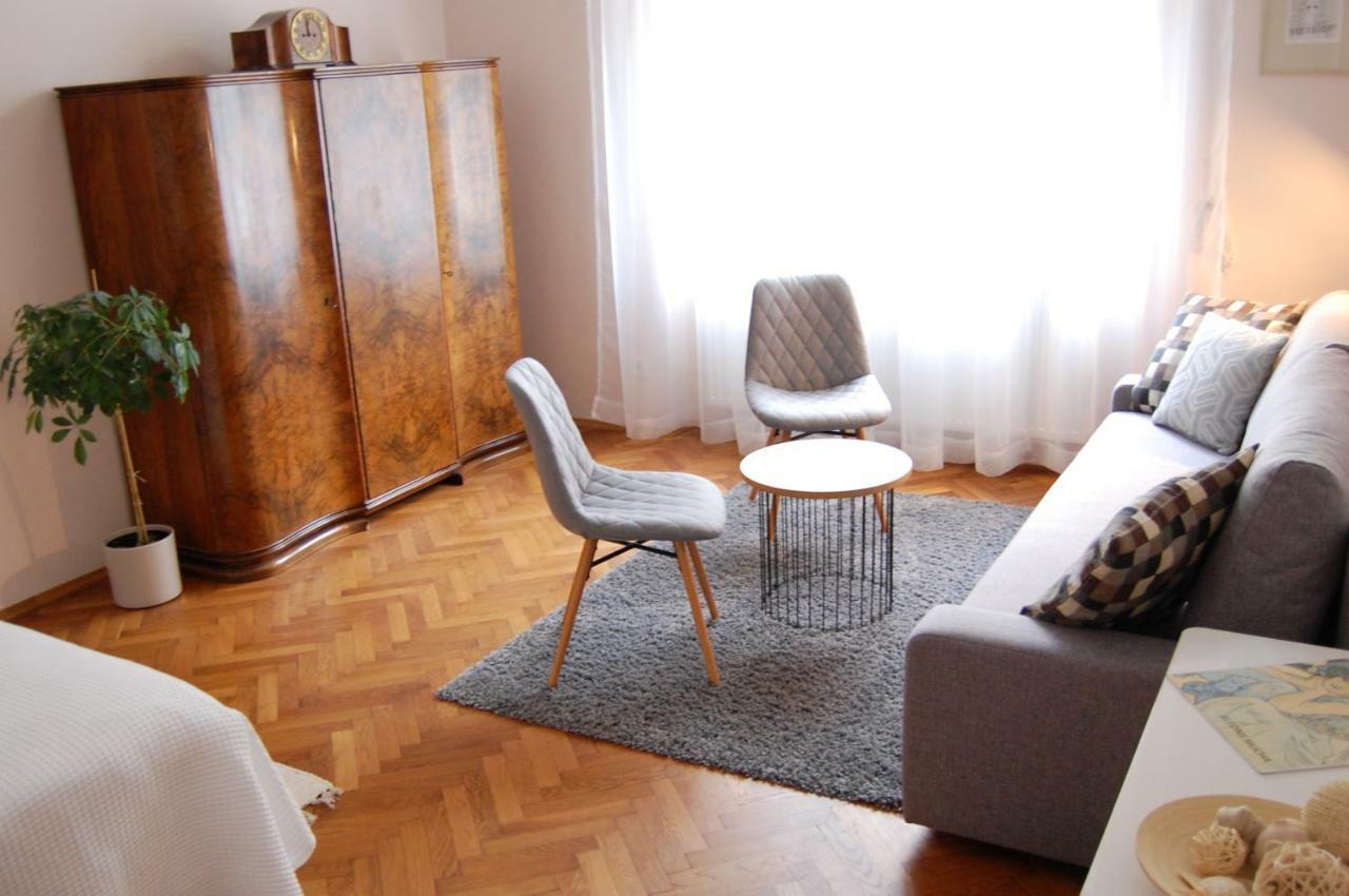 Apartment In The Heart Of Praga Esterno foto